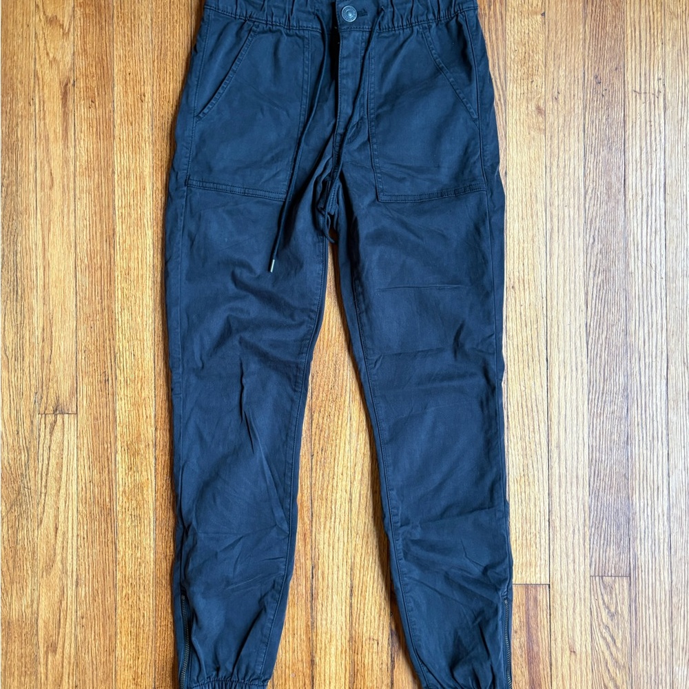 American Eagle Black Joggers with Elastic Cuffs and Drawstring Waistband Size 6